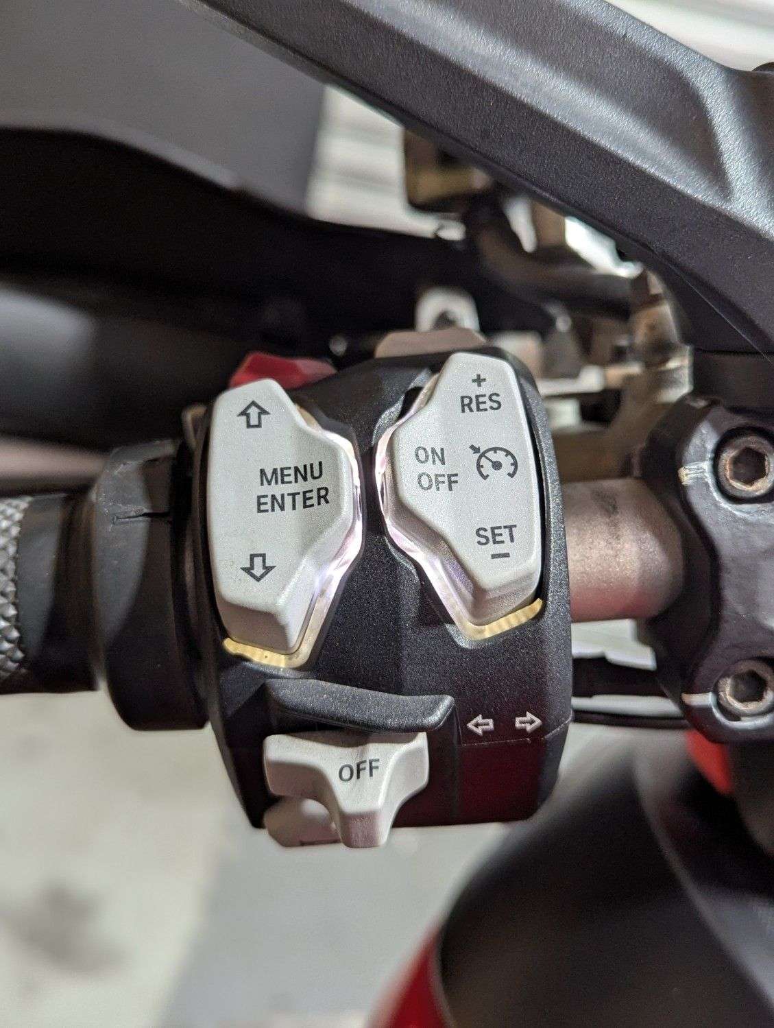 2015 DUCATI MULTISTRADA 1200 S 2015 DUCATI MULTISTRADA 1200 S