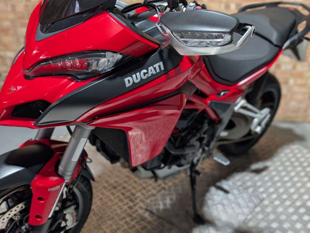2015 DUCATI MULTISTRADA 1200 S 2015 DUCATI MULTISTRADA 1200 S