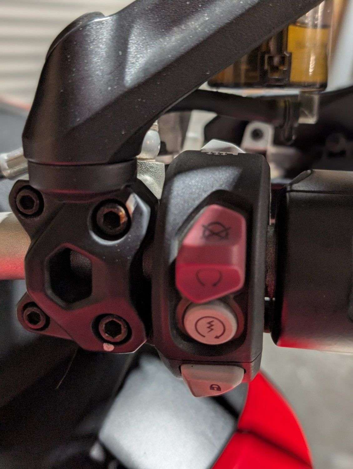 2015 DUCATI MULTISTRADA 1200 S 2015 DUCATI MULTISTRADA 1200 S