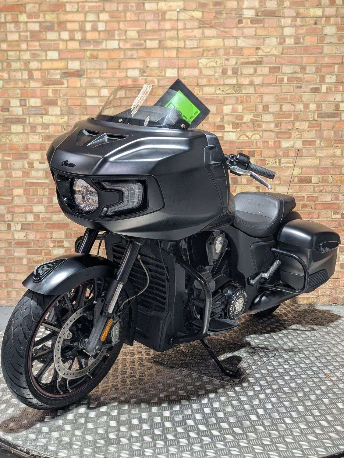 2021 INDIAN CHALLENGER DARK HORSE 2021 INDIAN CHALLENGER DARK HORSE