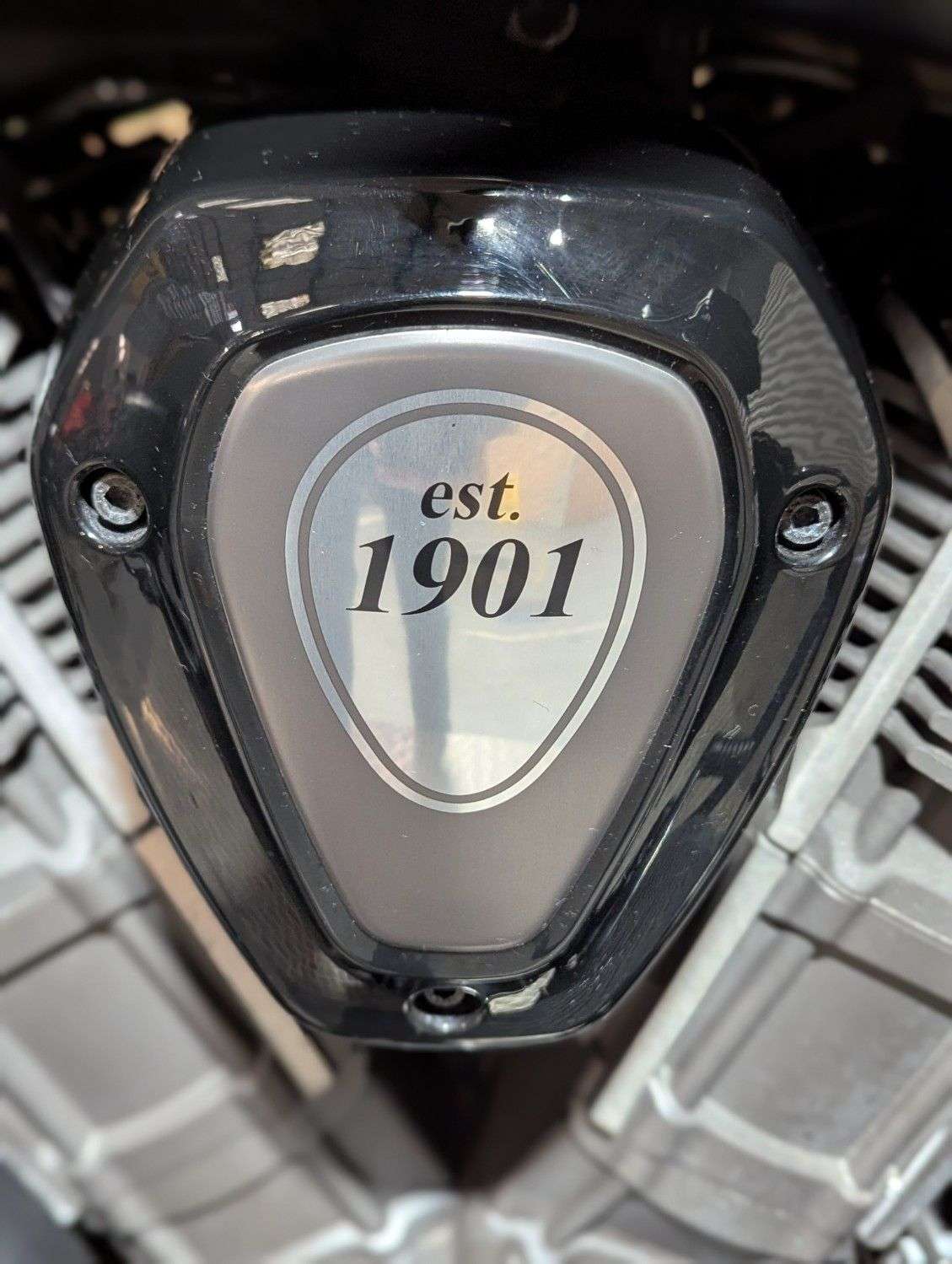 2021 INDIAN CHALLENGER DARK HORSE 2021 INDIAN CHALLENGER DARK HORSE