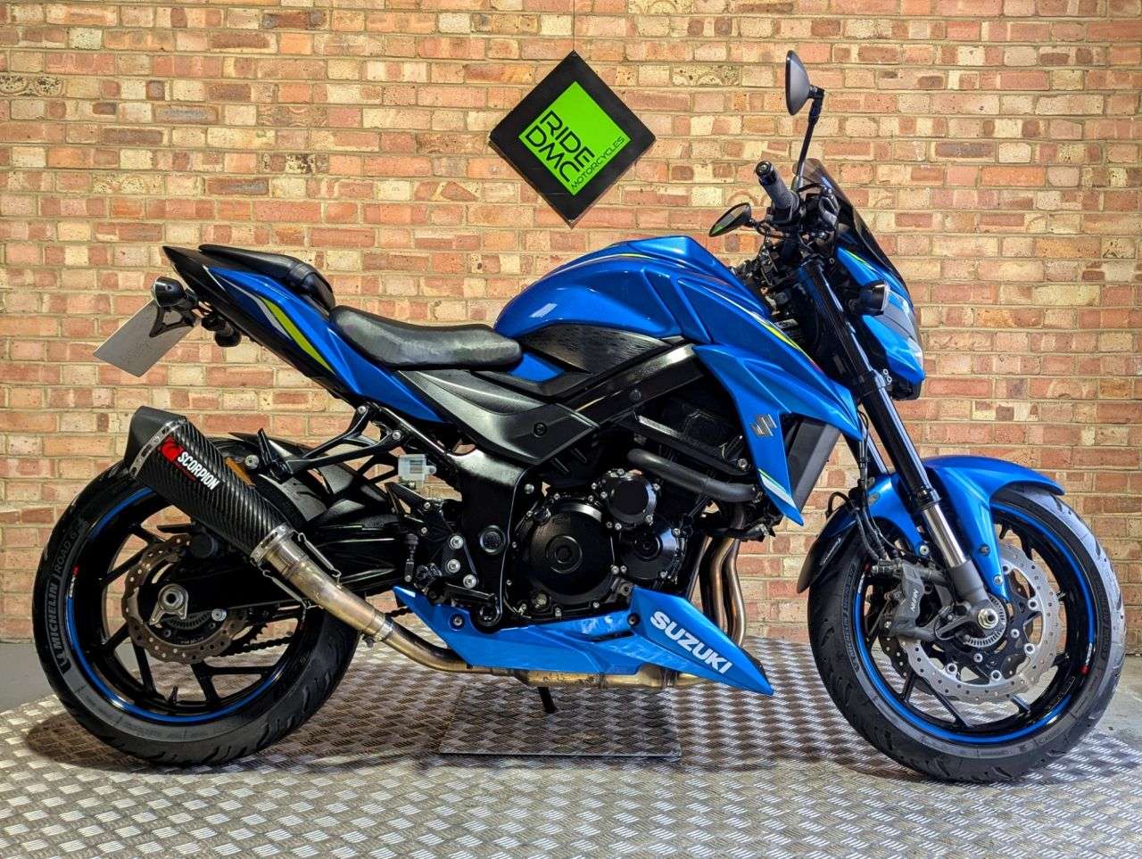 2019 SUZUKI GSX-S750 2019 SUZUKI GSX-S750