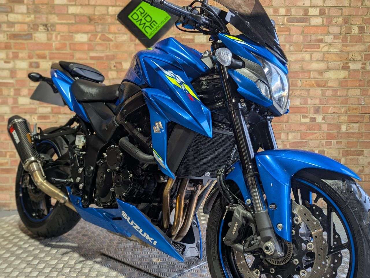 2019 SUZUKI GSX-S750 2019 SUZUKI GSX-S750