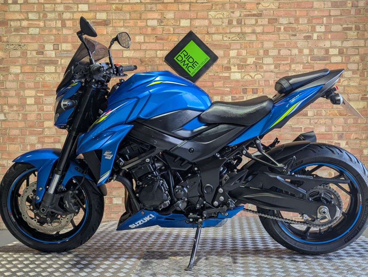 2019 SUZUKI GSX-S750 2019 SUZUKI GSX-S750