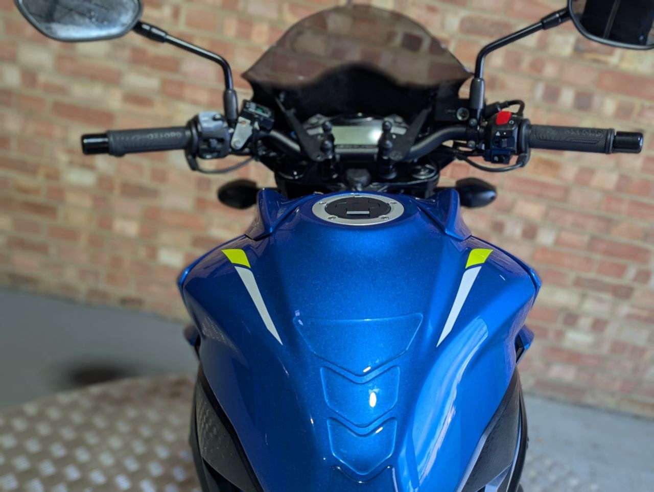 2019 SUZUKI GSX-S750 2019 SUZUKI GSX-S750