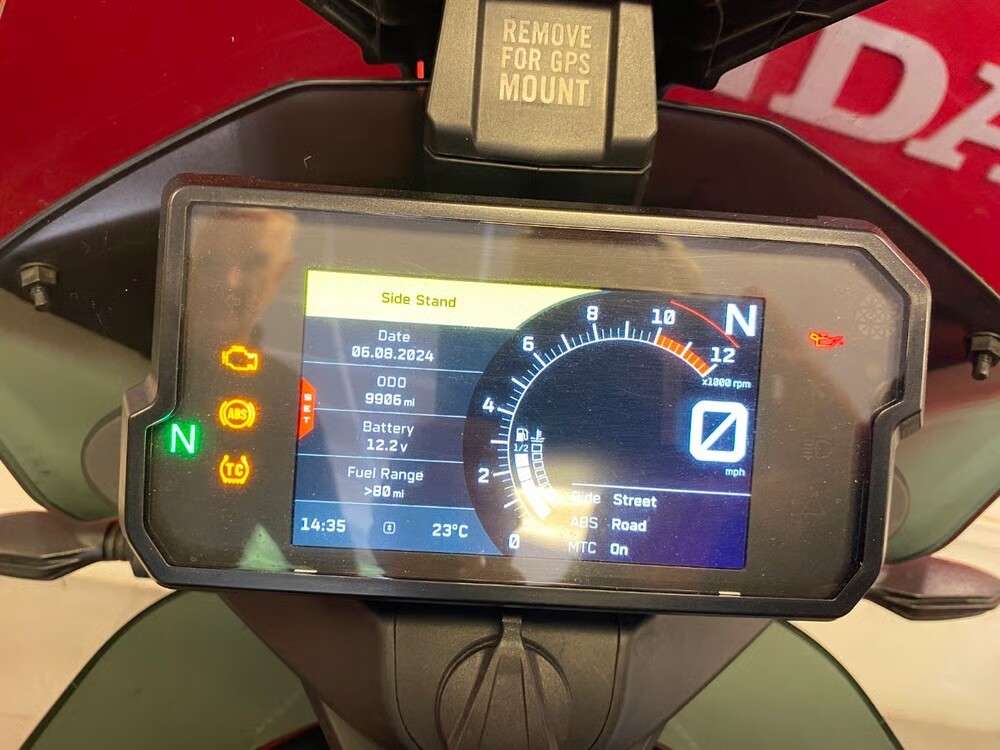 2021 KTM 890 ADVENTURE 2021 KTM 890 ADVENTURE