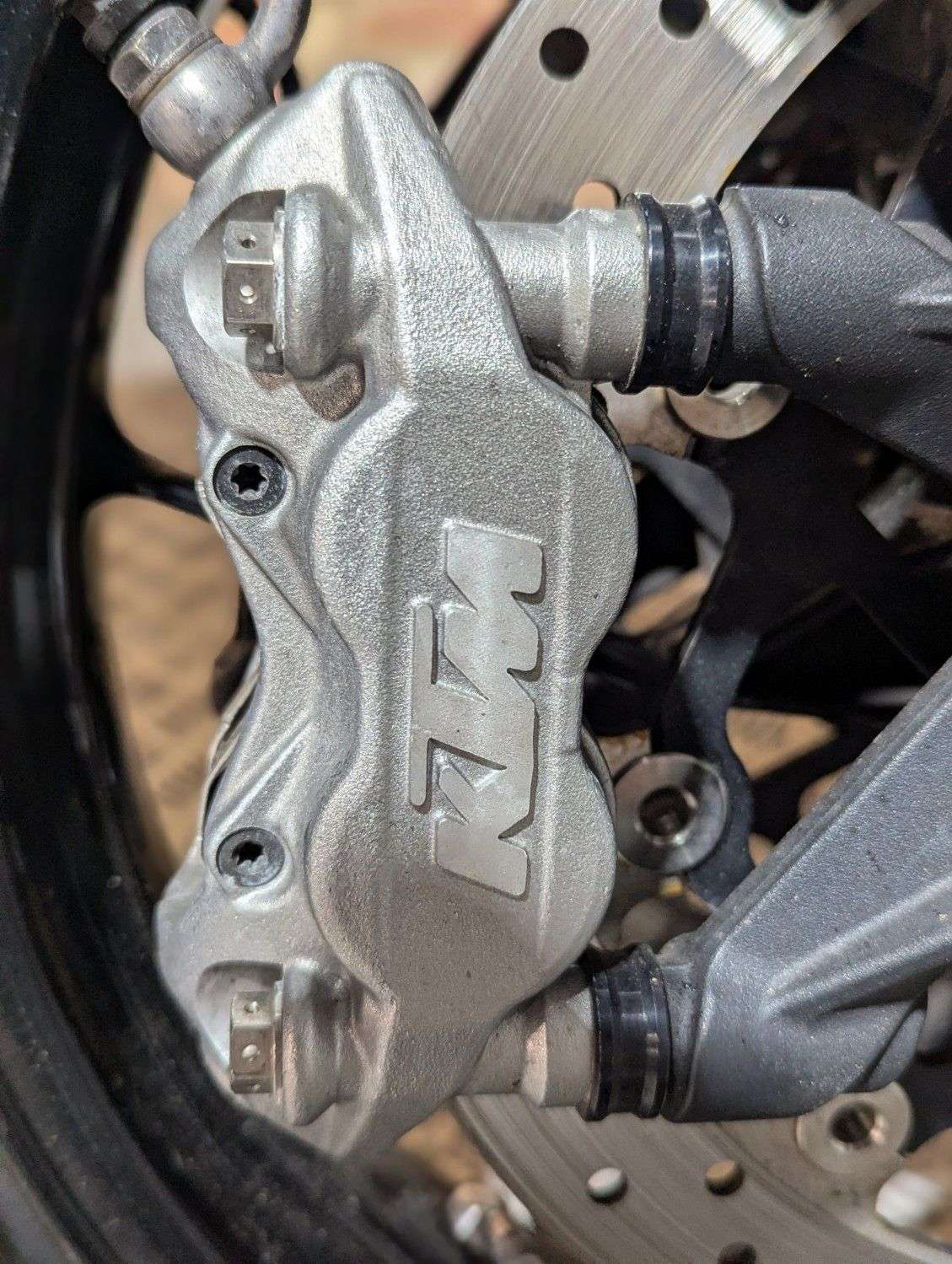 2021 KTM 890 DUKE 2021 KTM 890 DUKE