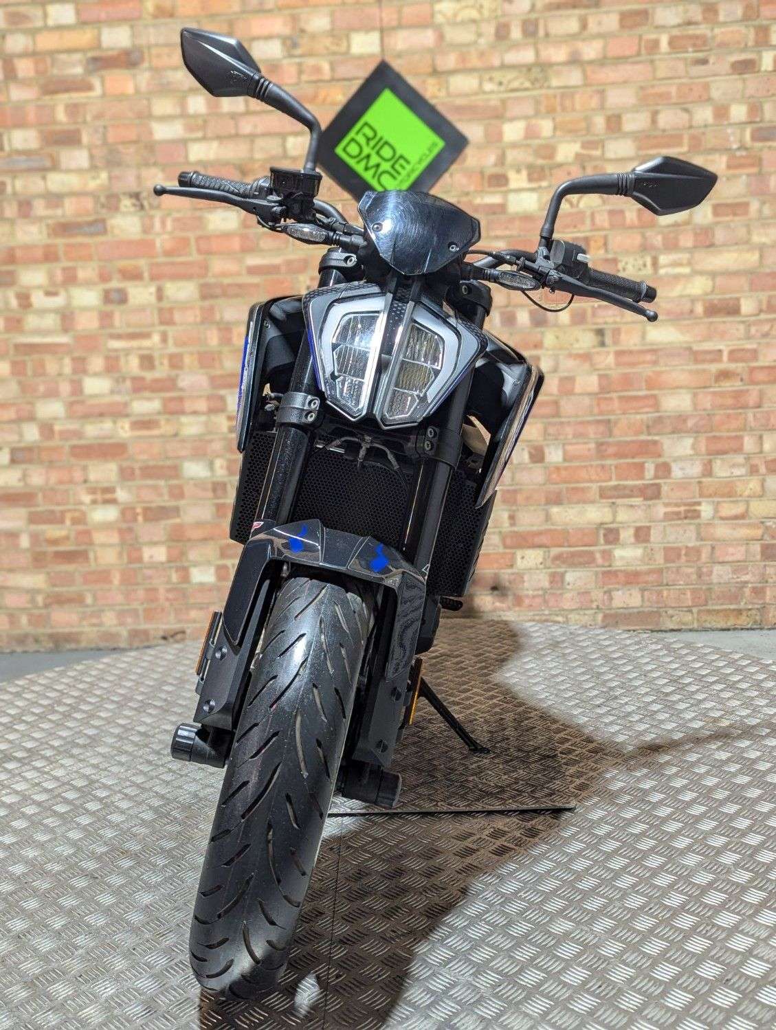 2021 KTM 890 DUKE 2021 KTM 890 DUKE