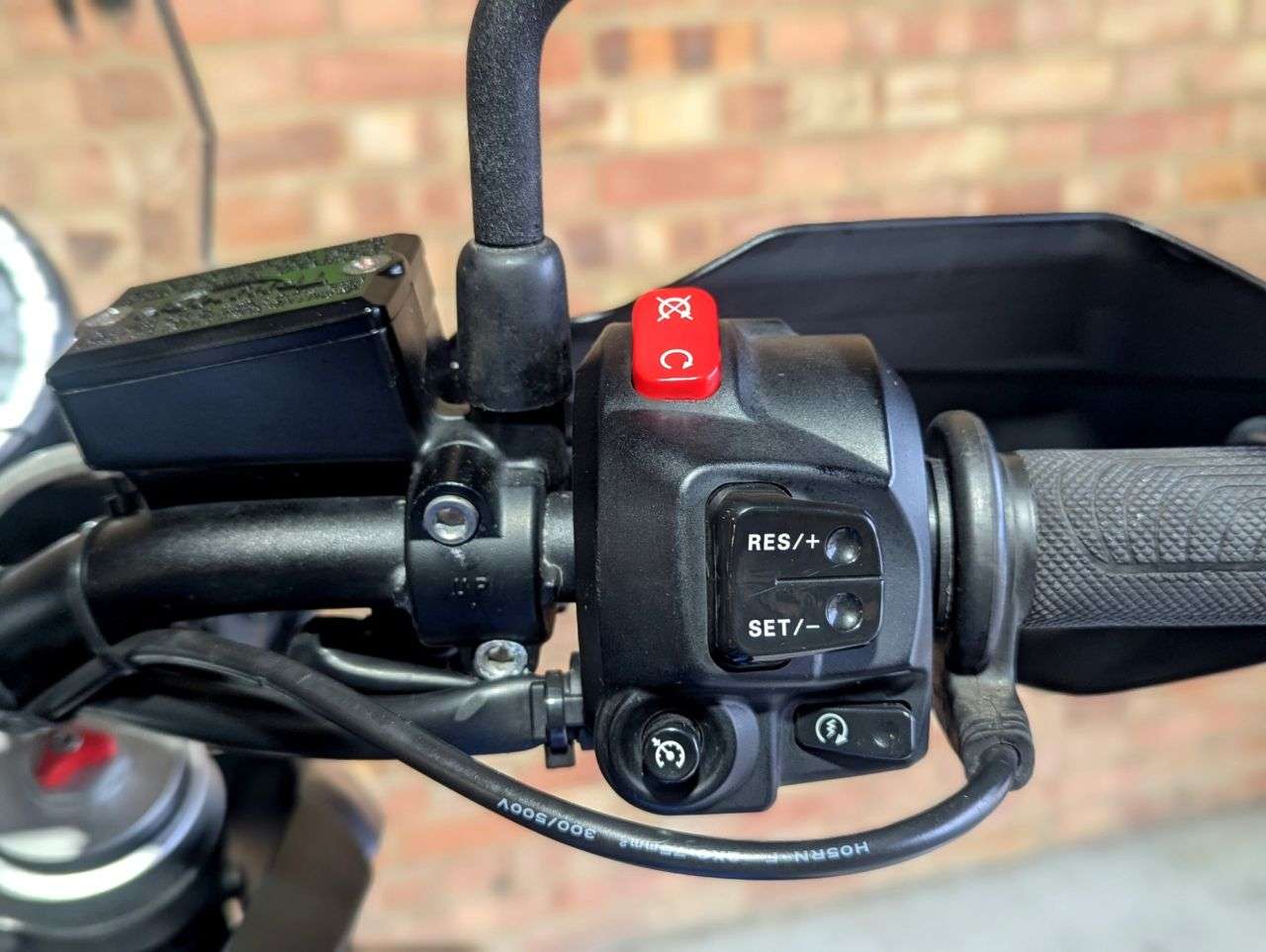 2016 TRIUMPH TIGER 800 2016 TRIUMPH TIGER 800