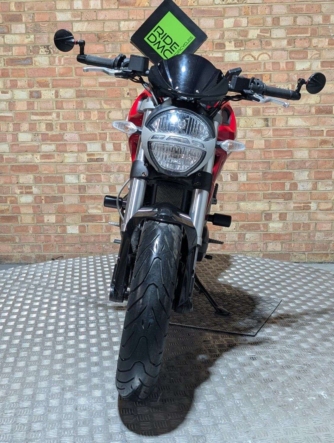 2011 DUCATI MONSTER 696 2011 DUCATI MONSTER 696