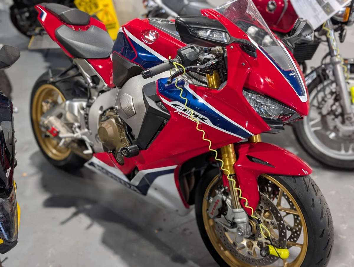 Check out this Honda Cbr1000rr Fireblade Sp 2017 Petrol Manual