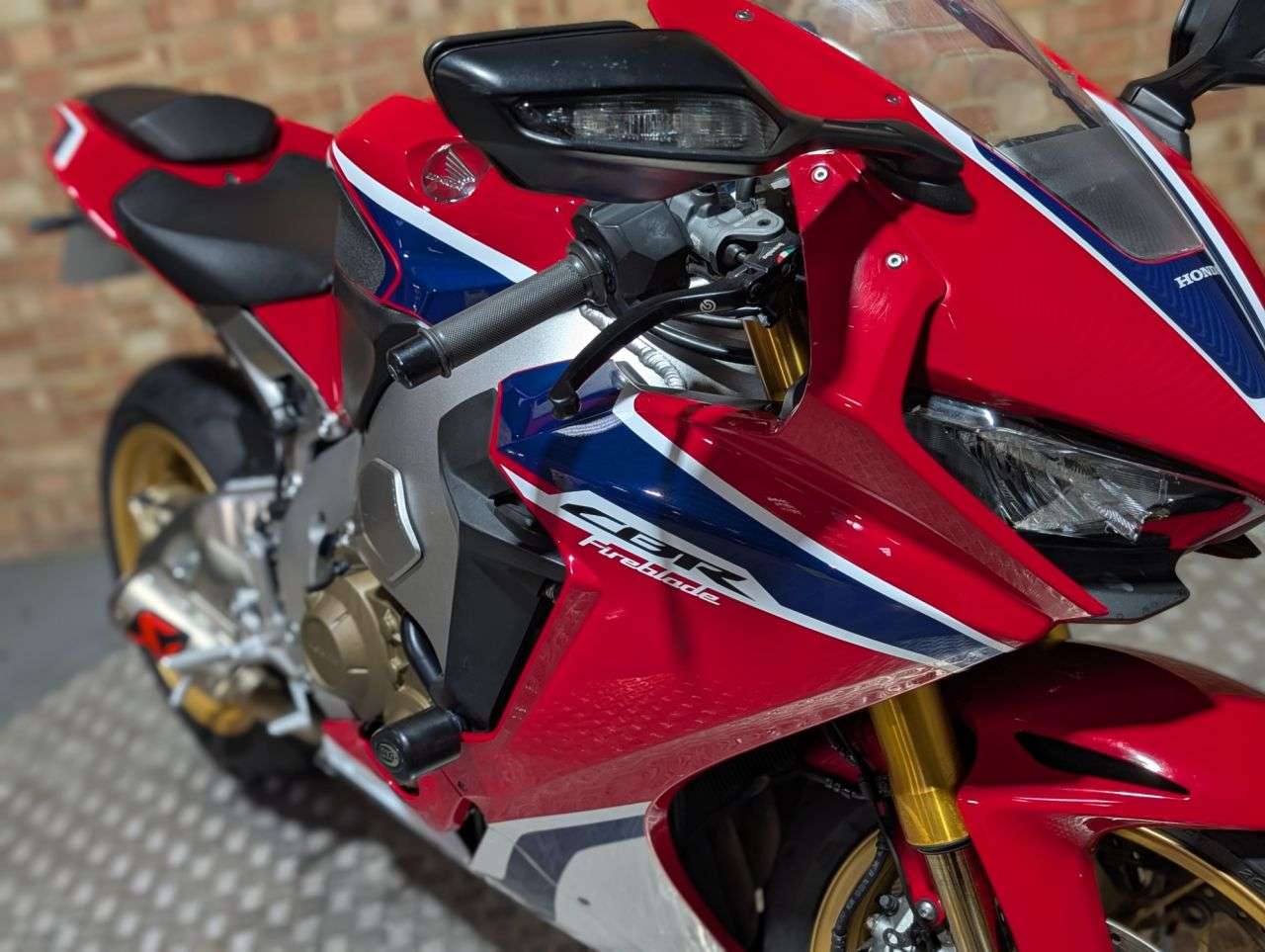 2017 HONDA CBR1000RR FIREBLADE SP 2017 HONDA CBR1000RR FIREBLADE SP