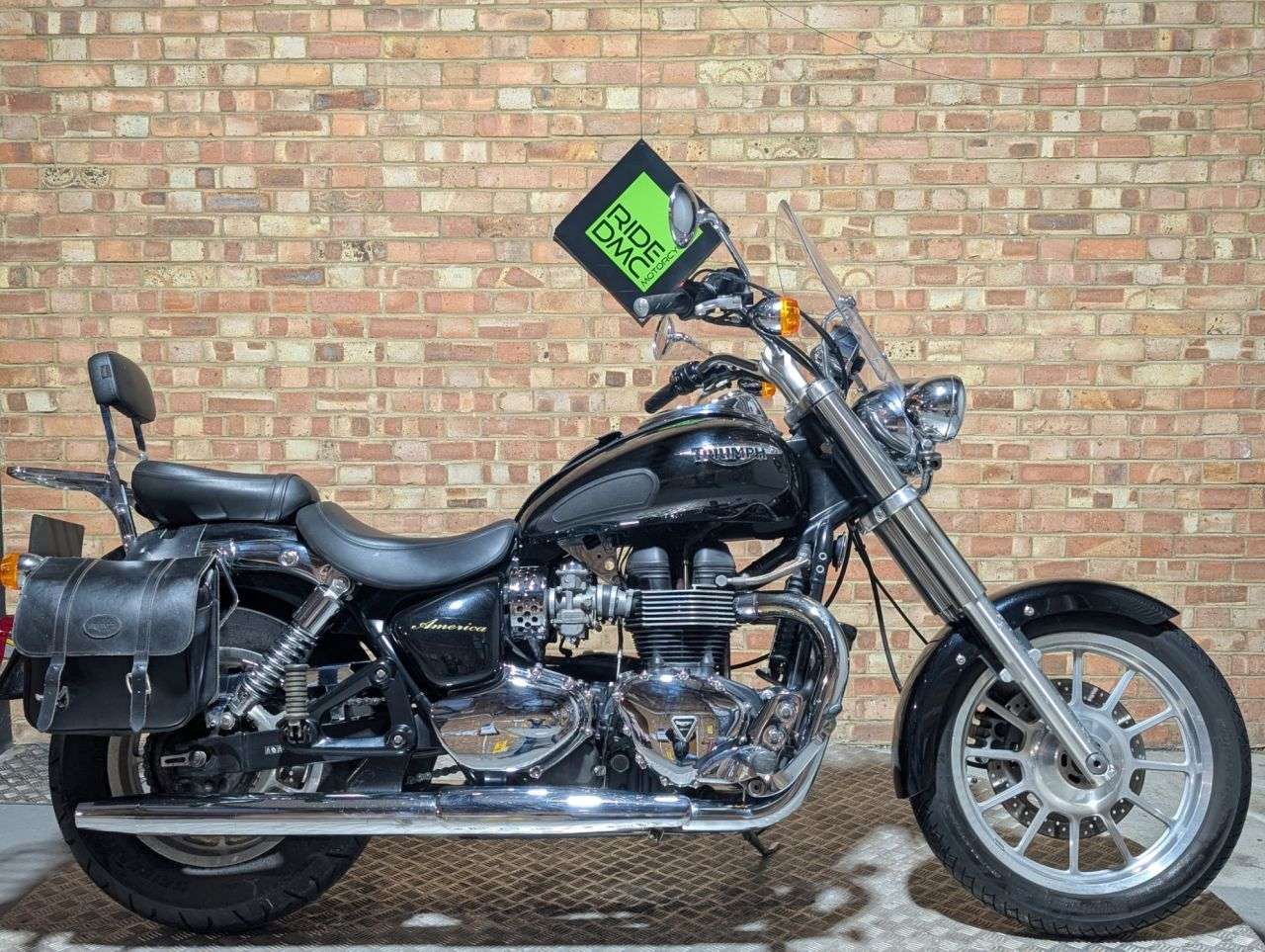 2009 TRIUMPH BONNEVILLE AMERICA 865 2009 TRIUMPH BONNEVILLE AMERICA 865