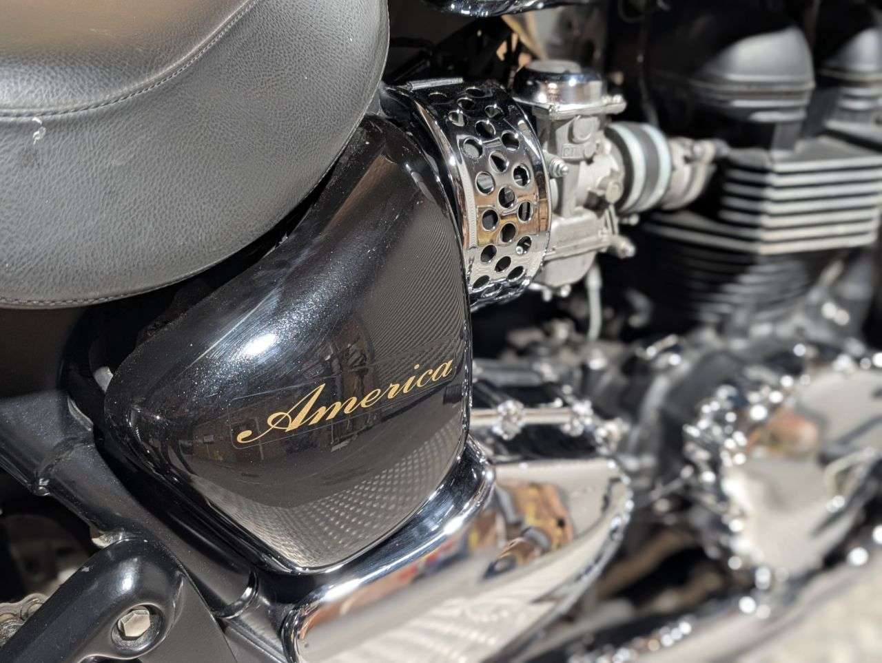 2009 TRIUMPH BONNEVILLE AMERICA 865 2009 TRIUMPH BONNEVILLE AMERICA 865