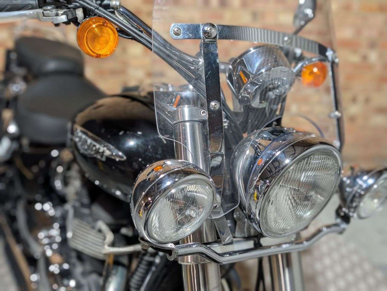 2009 TRIUMPH BONNEVILLE AMERICA 865 2009 TRIUMPH BONNEVILLE AMERICA 865