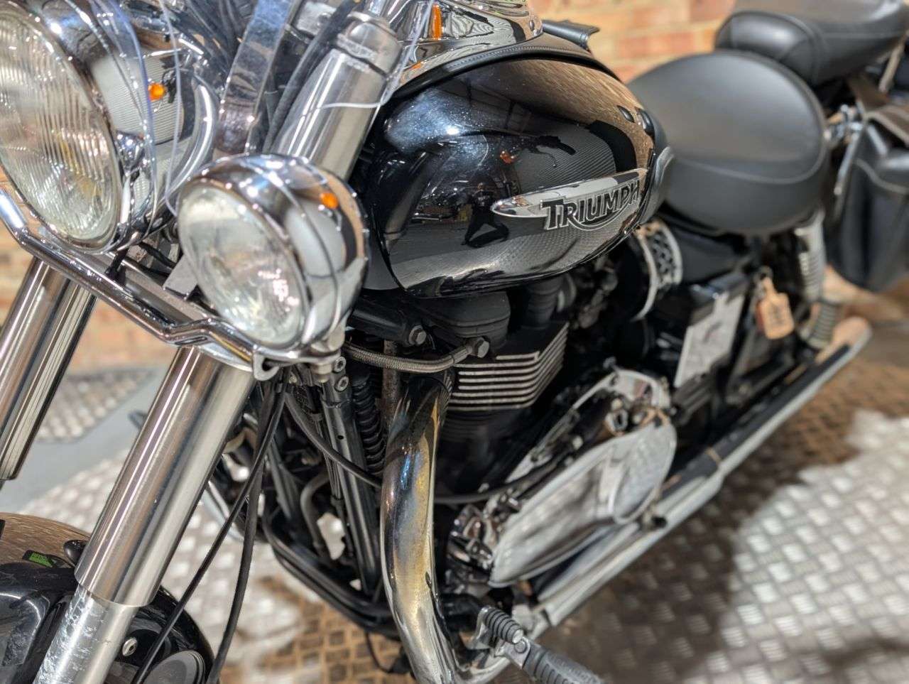 2009 TRIUMPH BONNEVILLE AMERICA 865 2009 TRIUMPH BONNEVILLE AMERICA 865