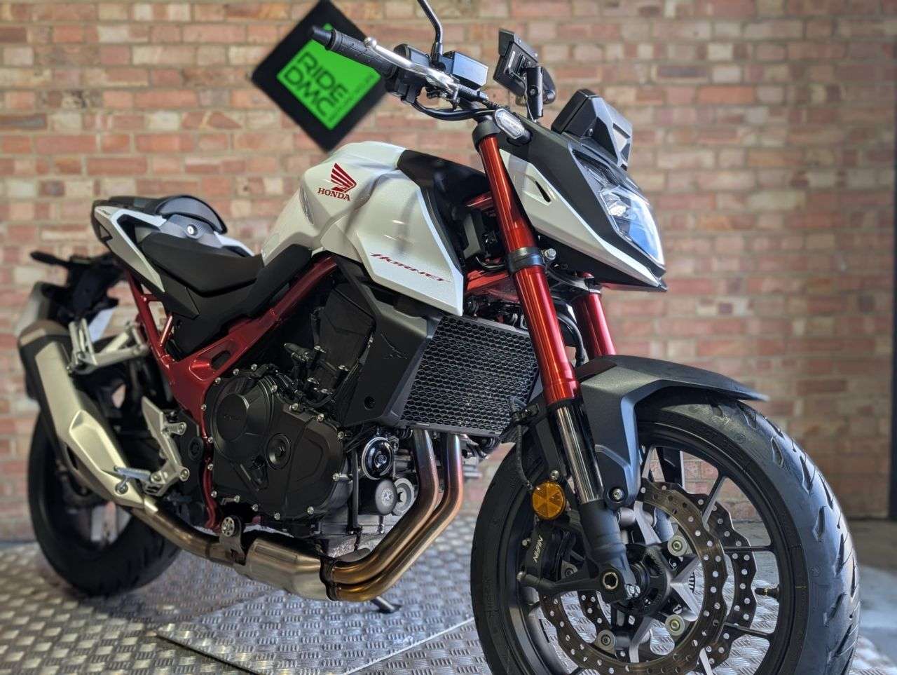 2025 HONDA CB750 HORNET 2025 HONDA CB750 HORNET