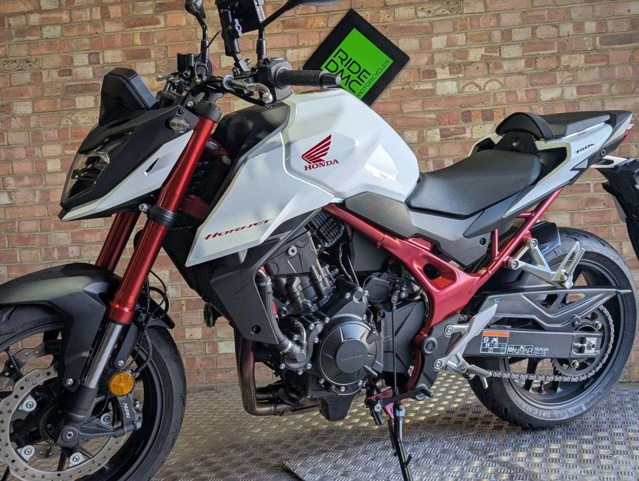 2025 HONDA CB750 HORNET 2025 HONDA CB750 HORNET