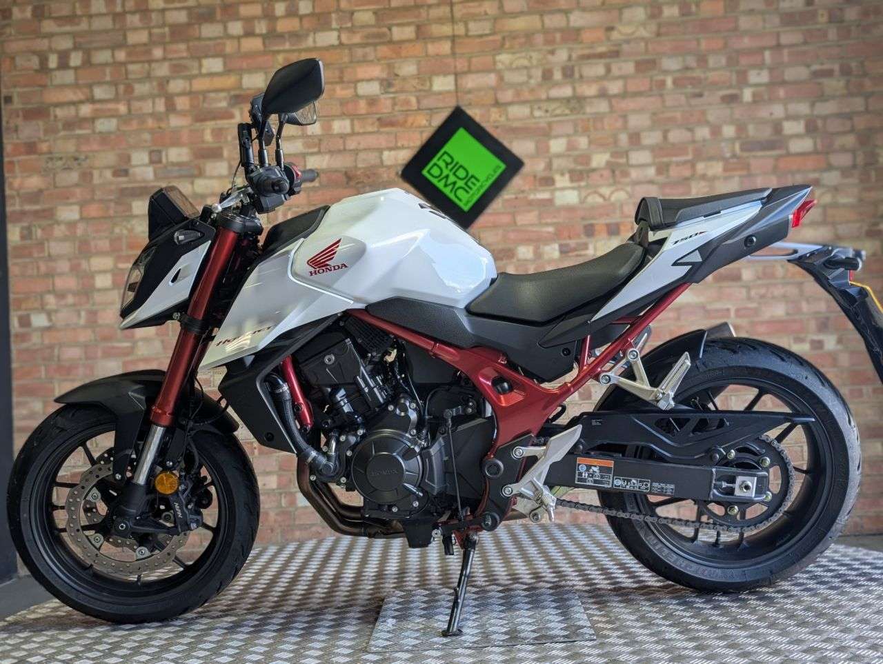 2025 HONDA CB750 HORNET 2025 HONDA CB750 HORNET