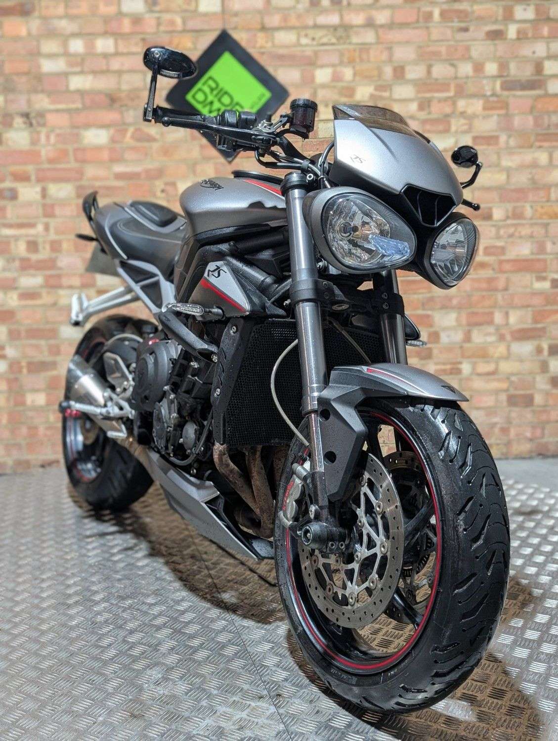 2017 TRIUMPH STREET TRIPLE 765 2017 TRIUMPH STREET TRIPLE 765