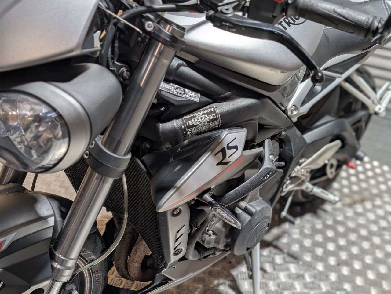 2017 TRIUMPH STREET TRIPLE 765 2017 TRIUMPH STREET TRIPLE 765