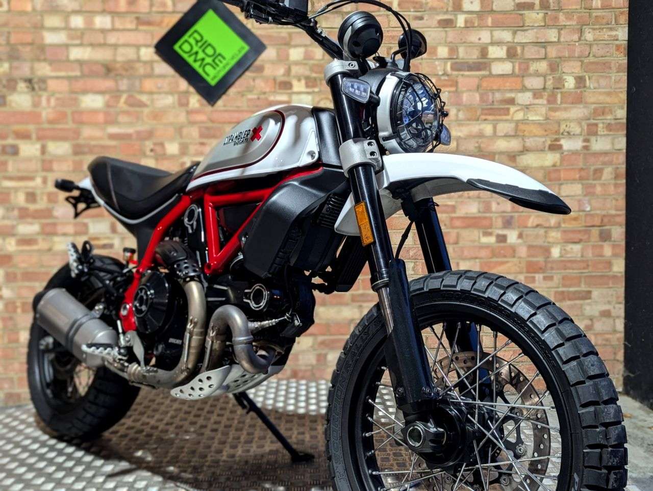2018 DUCATI SCRAMBLER DESERT SLED 2018 DUCATI SCRAMBLER DESERT SLED