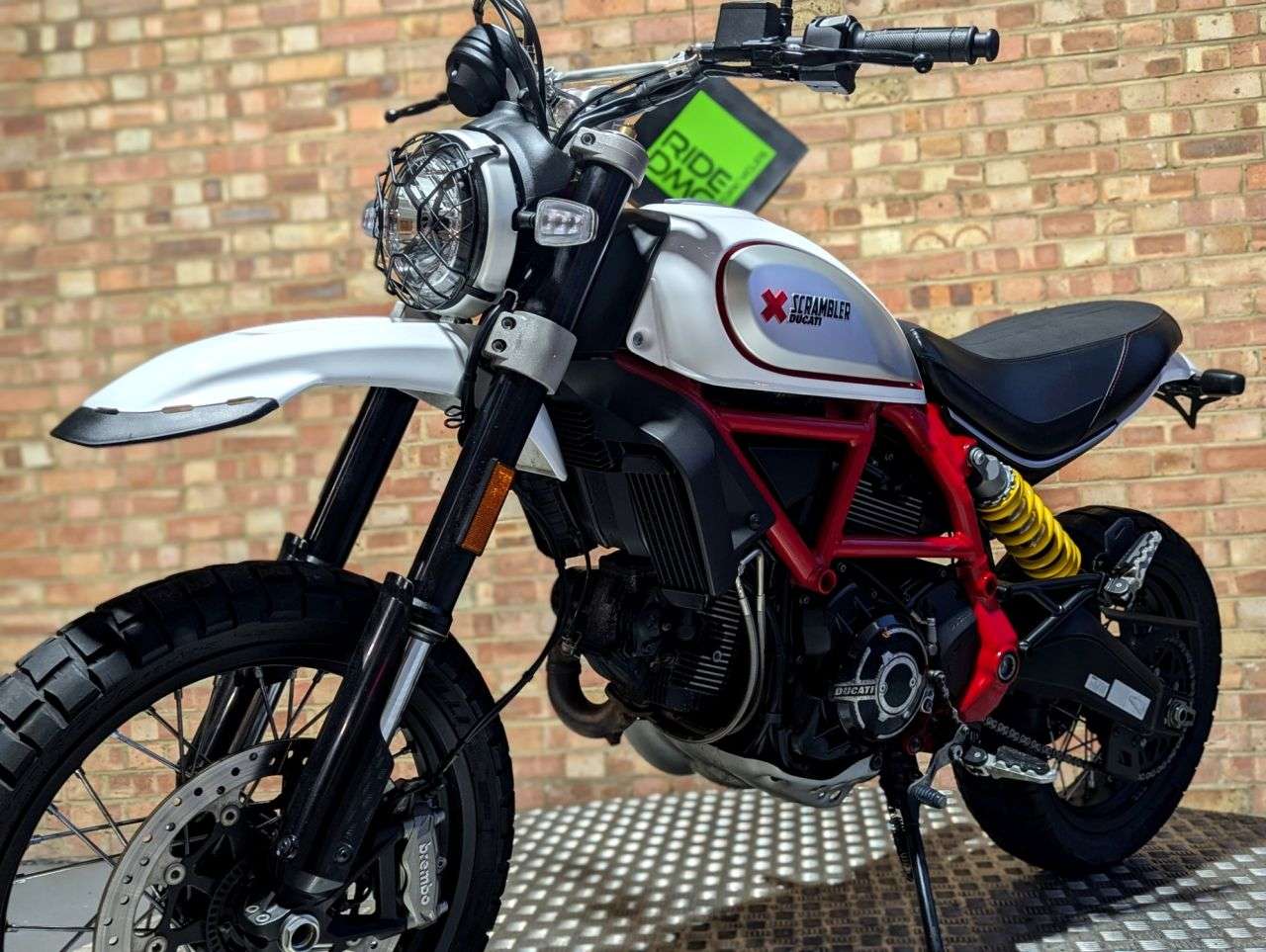 2018 DUCATI SCRAMBLER DESERT SLED 2018 DUCATI SCRAMBLER DESERT SLED