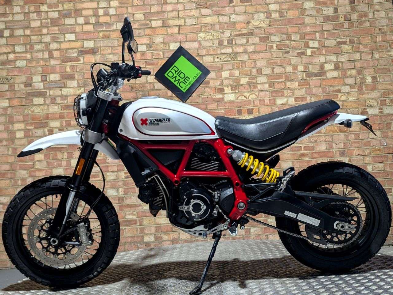 2018 DUCATI SCRAMBLER DESERT SLED 2018 DUCATI SCRAMBLER DESERT SLED