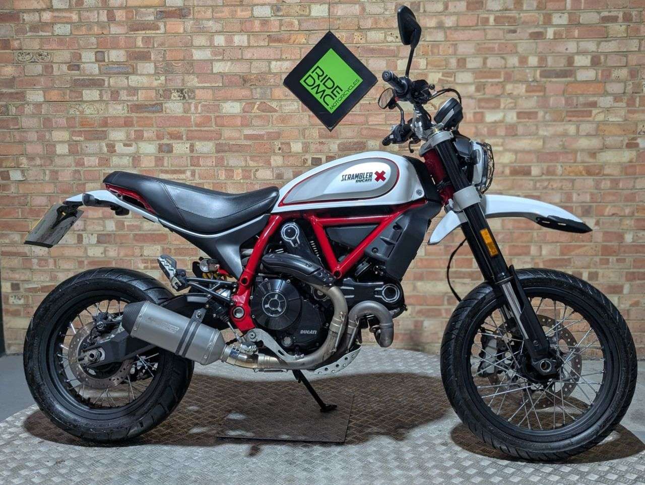 2018 DUCATI SCRAMBLER DESERT SLED 2018 DUCATI SCRAMBLER DESERT SLED