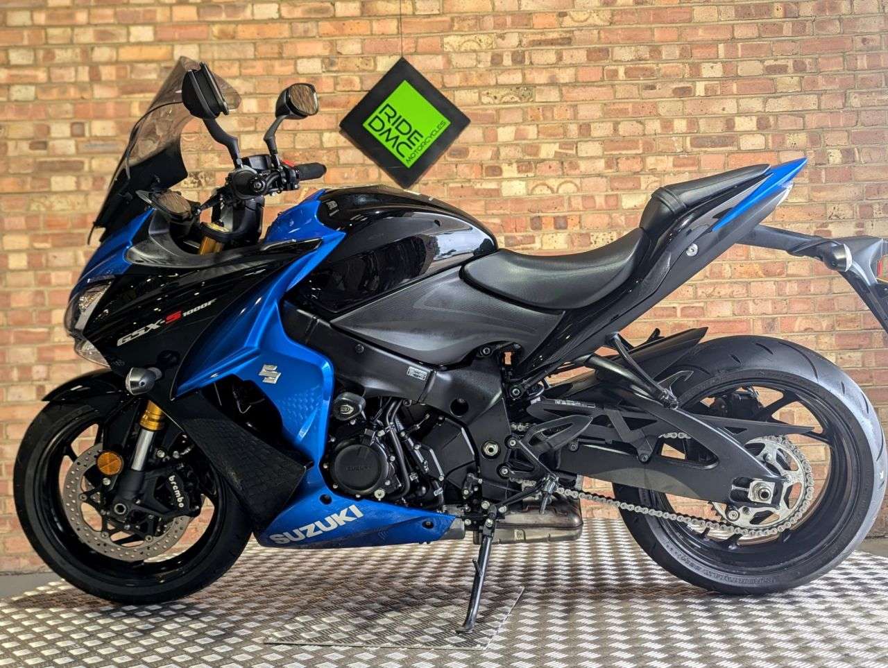2017 SUZUKI GSX-S1000F 2017 SUZUKI GSX-S1000F