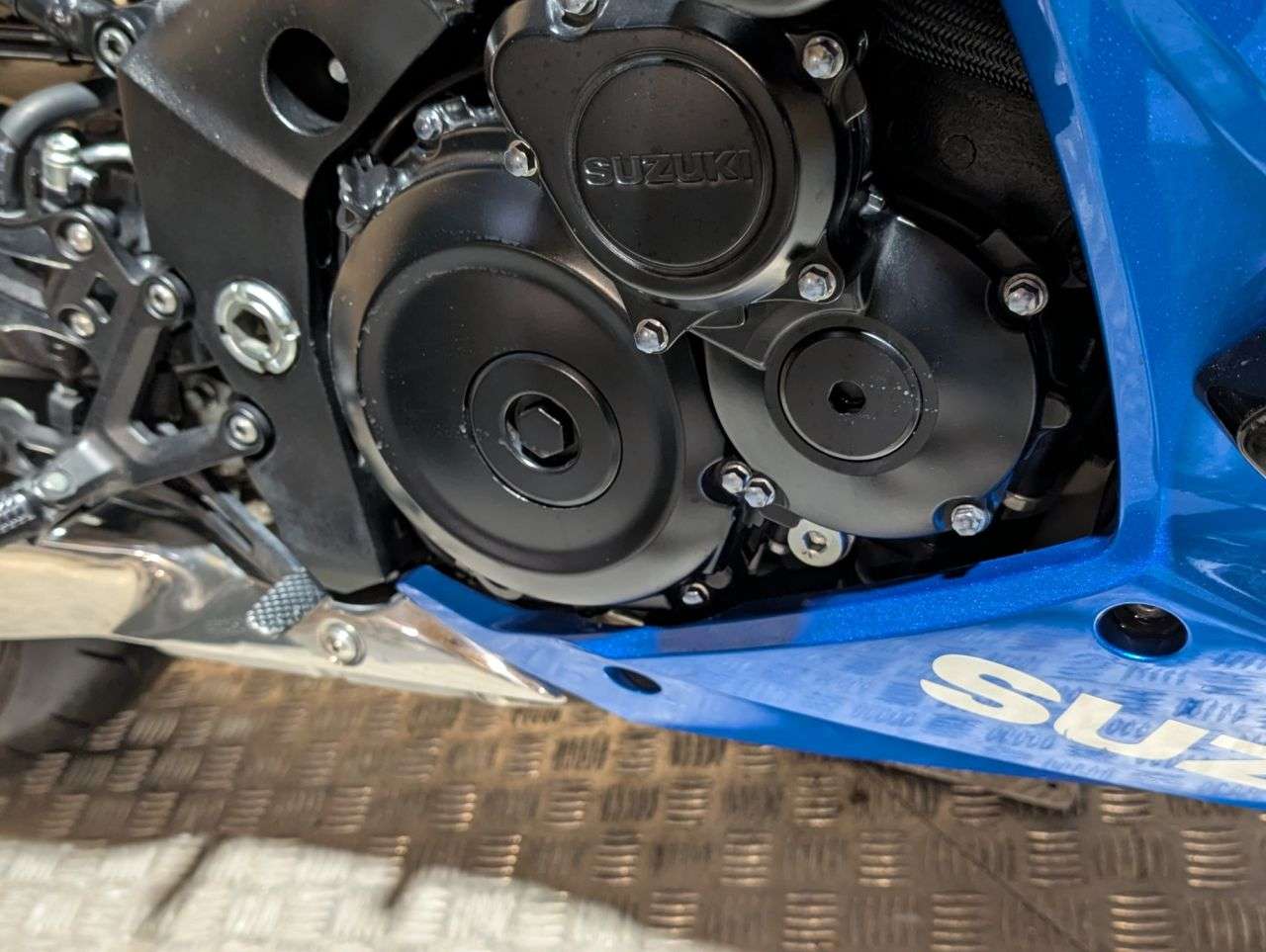 2017 SUZUKI GSX-S1000F 2017 SUZUKI GSX-S1000F