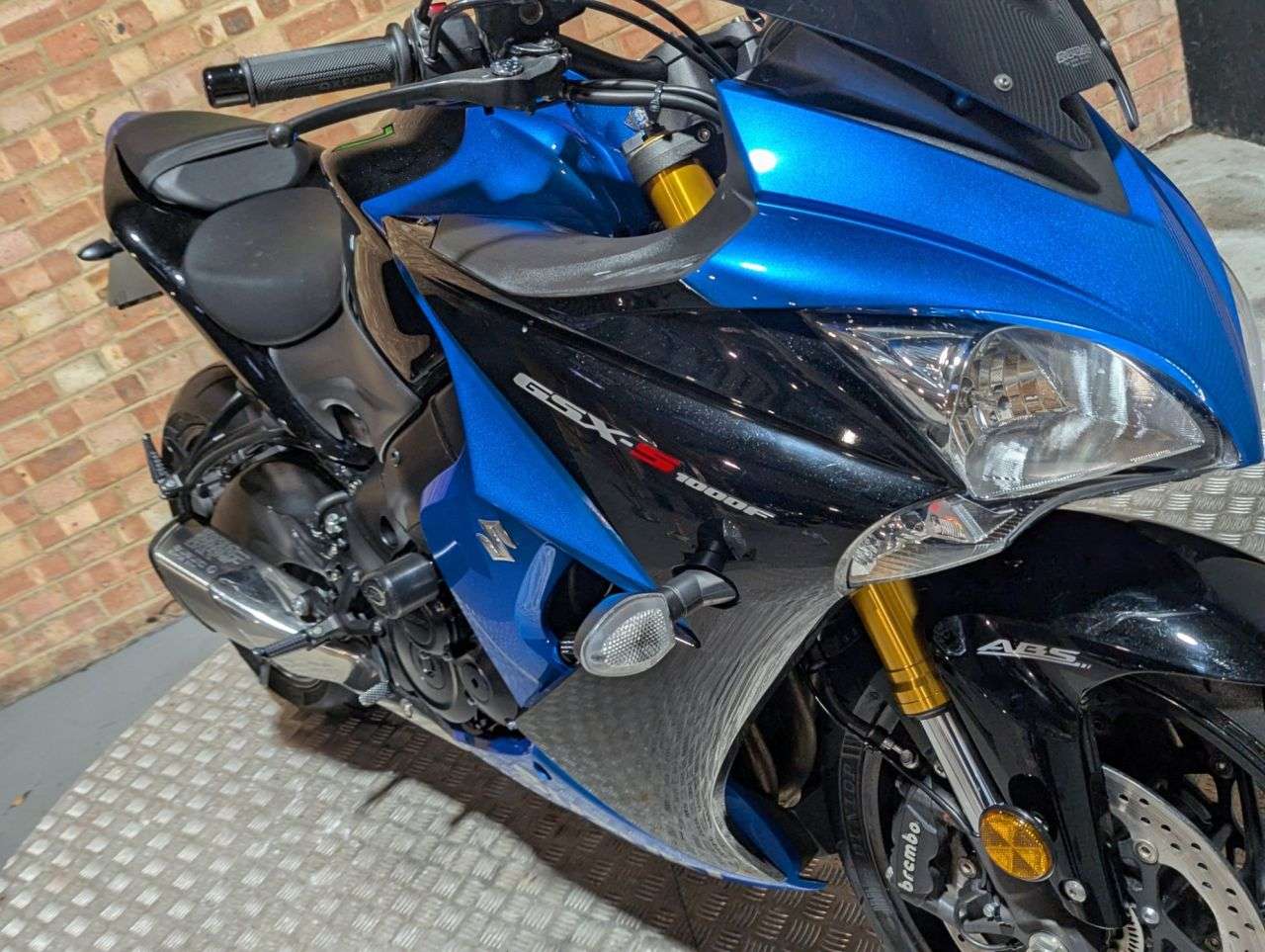 2017 SUZUKI GSX-S1000F 2017 SUZUKI GSX-S1000F