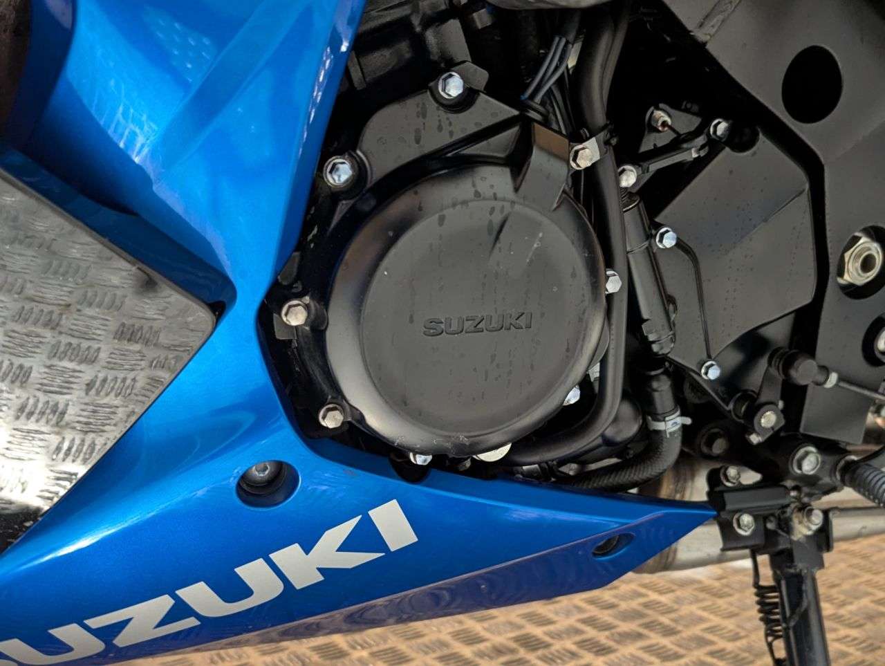 2017 SUZUKI GSX-S1000F 2017 SUZUKI GSX-S1000F