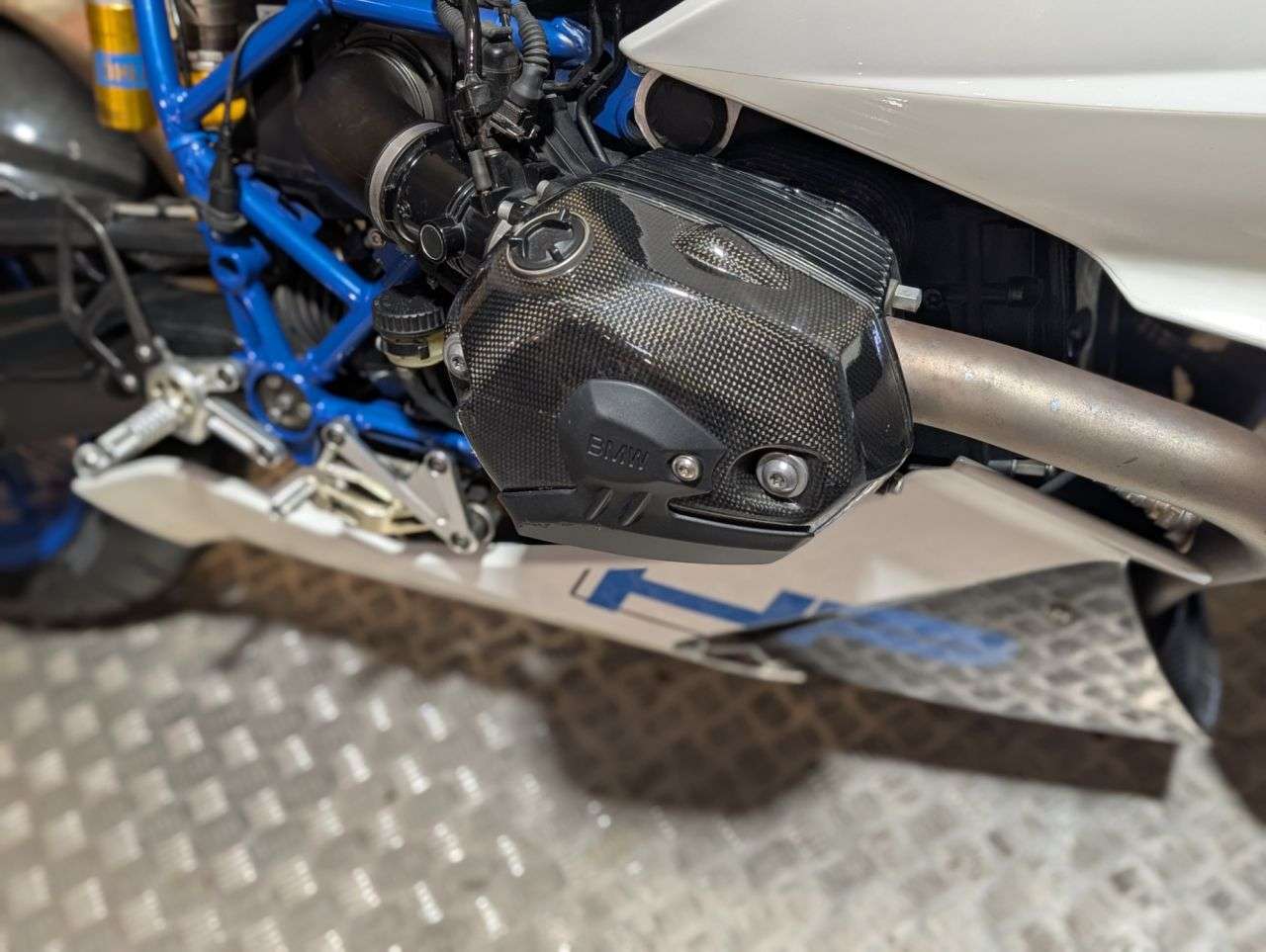 2009 BMW HP2 SPORT 2009 BMW HP2 SPORT