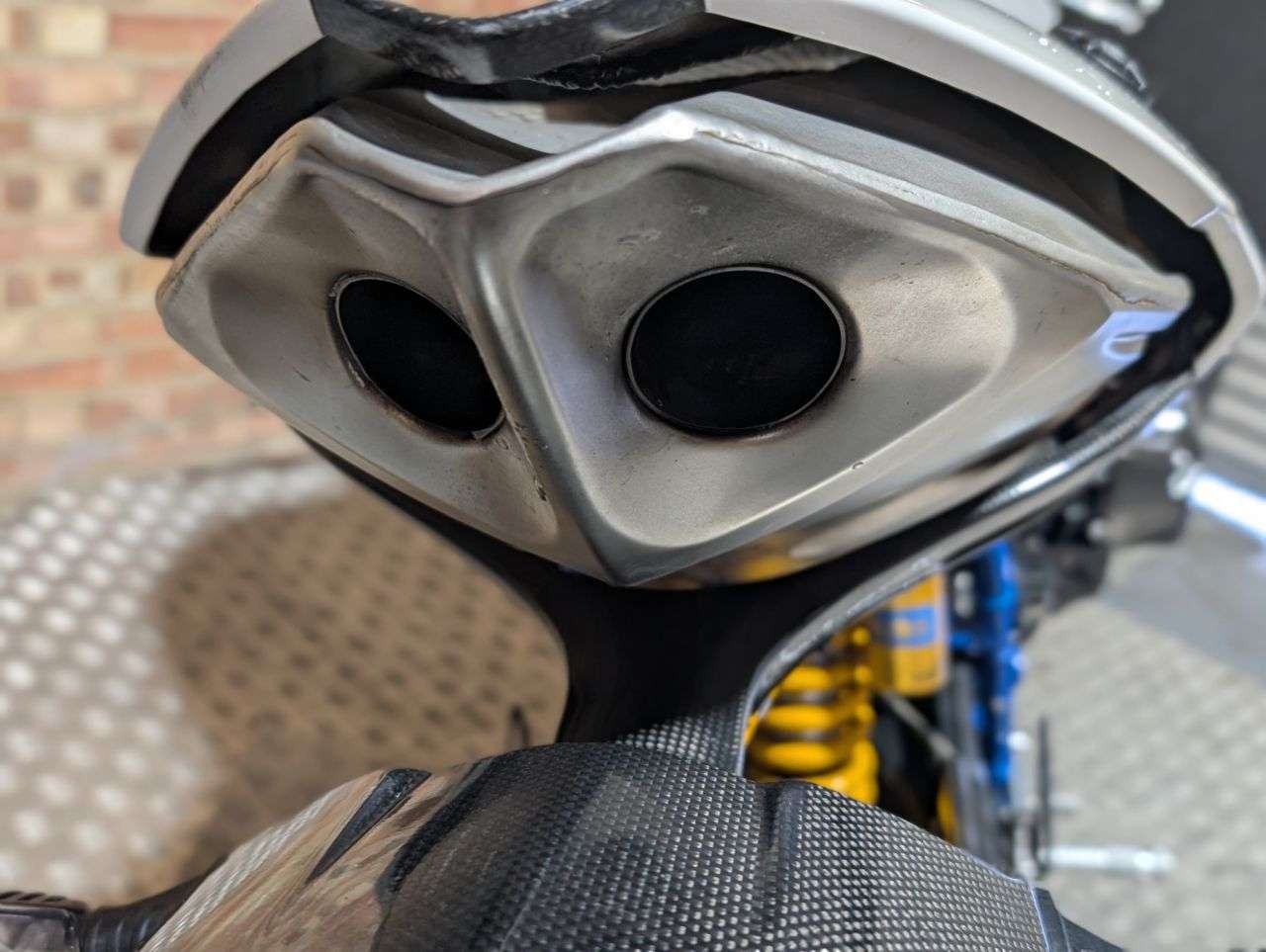 2009 BMW HP2 SPORT 2009 BMW HP2 SPORT