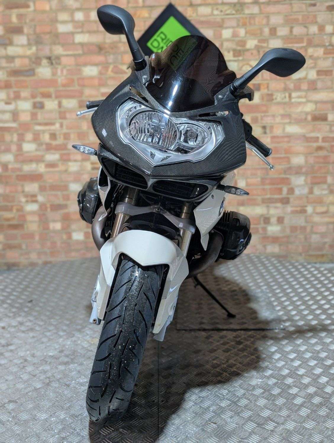 2009 BMW HP2 SPORT 2009 BMW HP2 SPORT