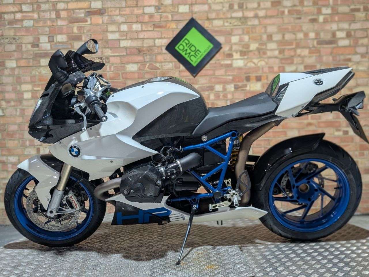 2009 BMW HP2 SPORT 2009 BMW HP2 SPORT