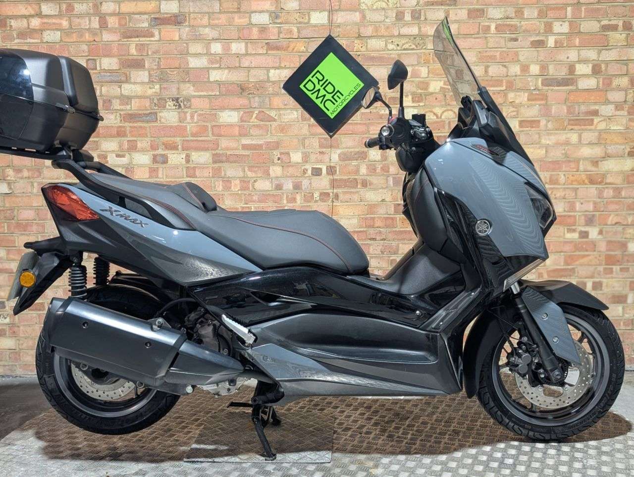 A 2023 YAMAHA XMAX 300 TECH MAX SP - ONE OWNER - VERY LOW MILEAGE - EXTRAS - A BEAUTY.. ONE OWNER A 2023 YAMAHA XMAX 300 TECH MAX SP - ONE OWNER - VERY LOW MILEAGE - EXTRAS - A BEAUTY.. ONE OWNER