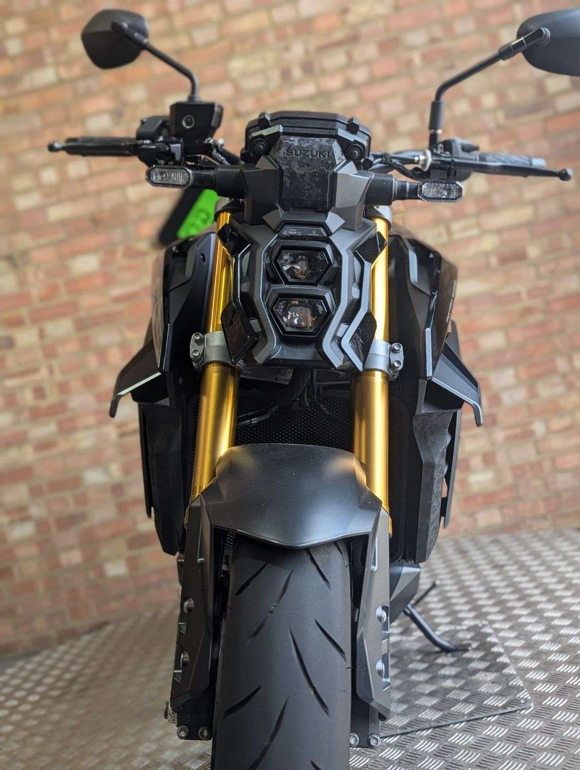 A 2023 SUZUKI GSX-S1000 ULEZ COMPLIANT - LOW MILEAGE - TAIL TIDY - A BEAUTY. SERVICED - GREAT CONDI A 2023 SUZUKI GSX-S1000 ULEZ COMPLIANT - LOW MILEAGE - TAIL TIDY - A BEAUTY. SERVICED - GREAT CONDI