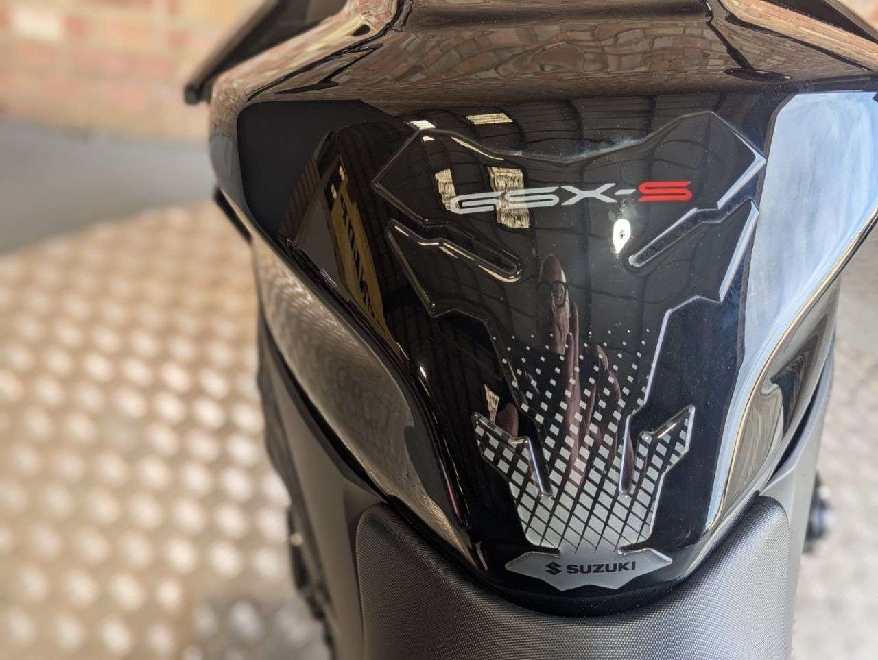 2023 SUZUKI GSX-S1000 2023 SUZUKI GSX-S1000