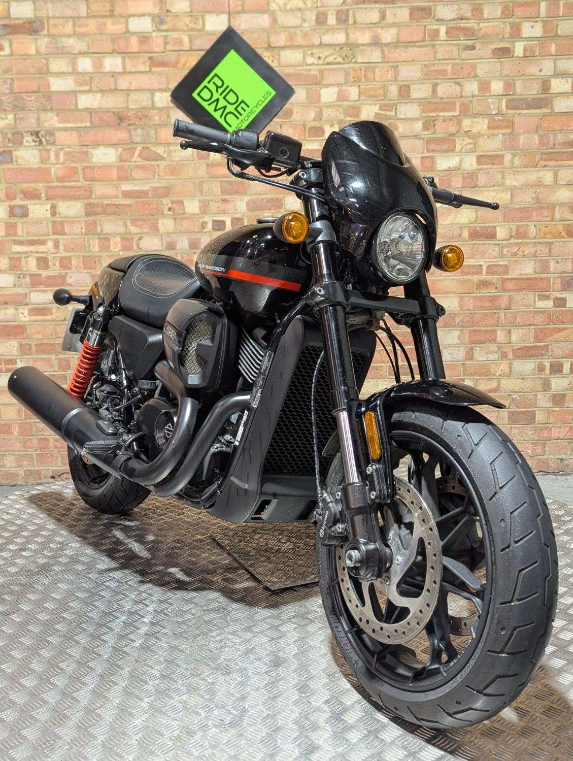 A 2021 HARLEY-DAVIDSON STREET ROD 750 - LOW MILEAGE - SERVICED - LOVELY BIKE. ULEZ COMPLIANT - LOVELY CON A 2021 HARLEY-DAVIDSON STREET ROD 750 - LOW MILEAGE - SERVICED - LOVELY BIKE. ULEZ COMPLIANT - LOVELY CON