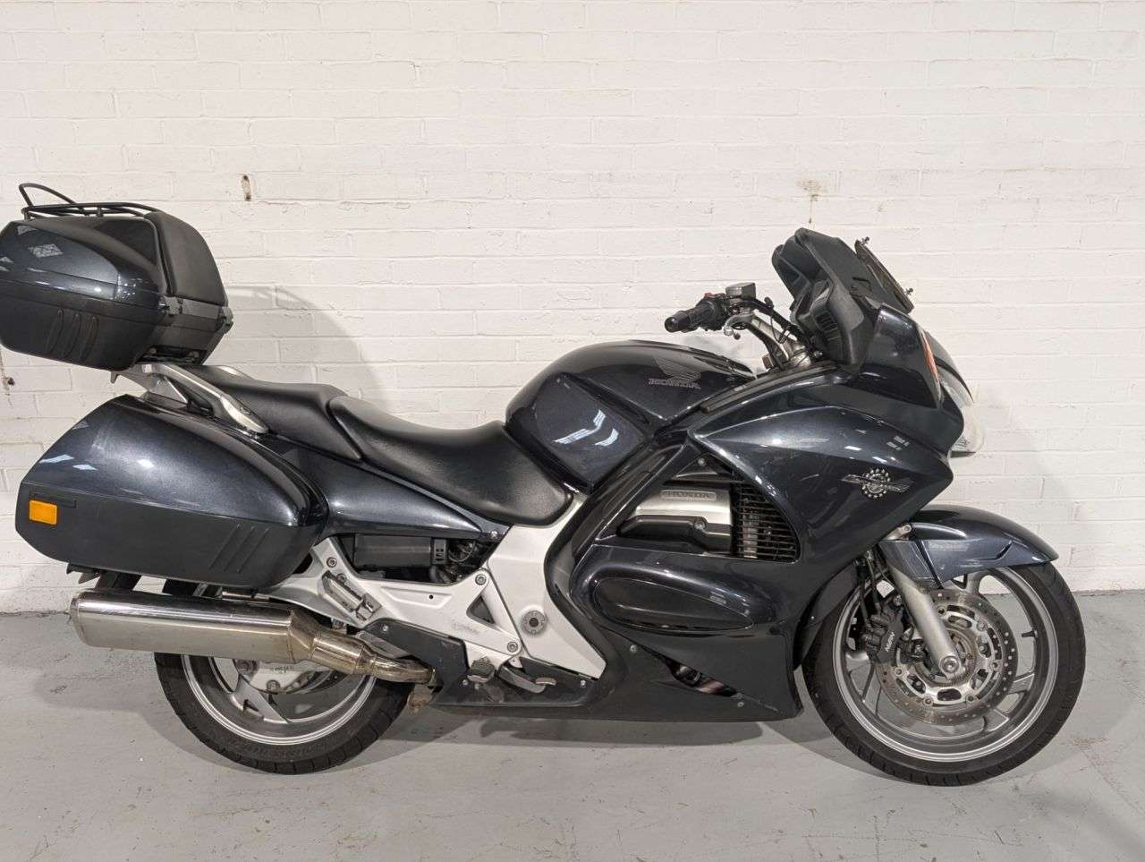A 2006 HONDA ST1300 PAN EUROPEAN 1 OWNER. FSH. FULL LUGGAGE. REALLY NICE EXAMPLE. ABOVE AVERAGE. NEW MOT AND A 2006 HONDA ST1300 PAN EUROPEAN 1 OWNER. FSH. FULL LUGGAGE. REALLY NICE EXAMPLE. ABOVE AVERAGE. NEW MOT AND