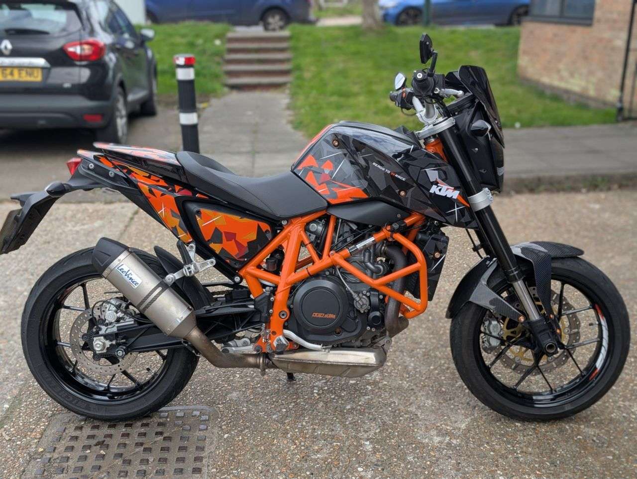 A 2016 KTM 690 DUKE LOVELY BIKE, A REAL EYE CATCHER. GREAT EXTRAS. FSH NICE EXTRAS A 2016 KTM 690 DUKE LOVELY BIKE, A REAL EYE CATCHER. GREAT EXTRAS. FSH NICE EXTRAS