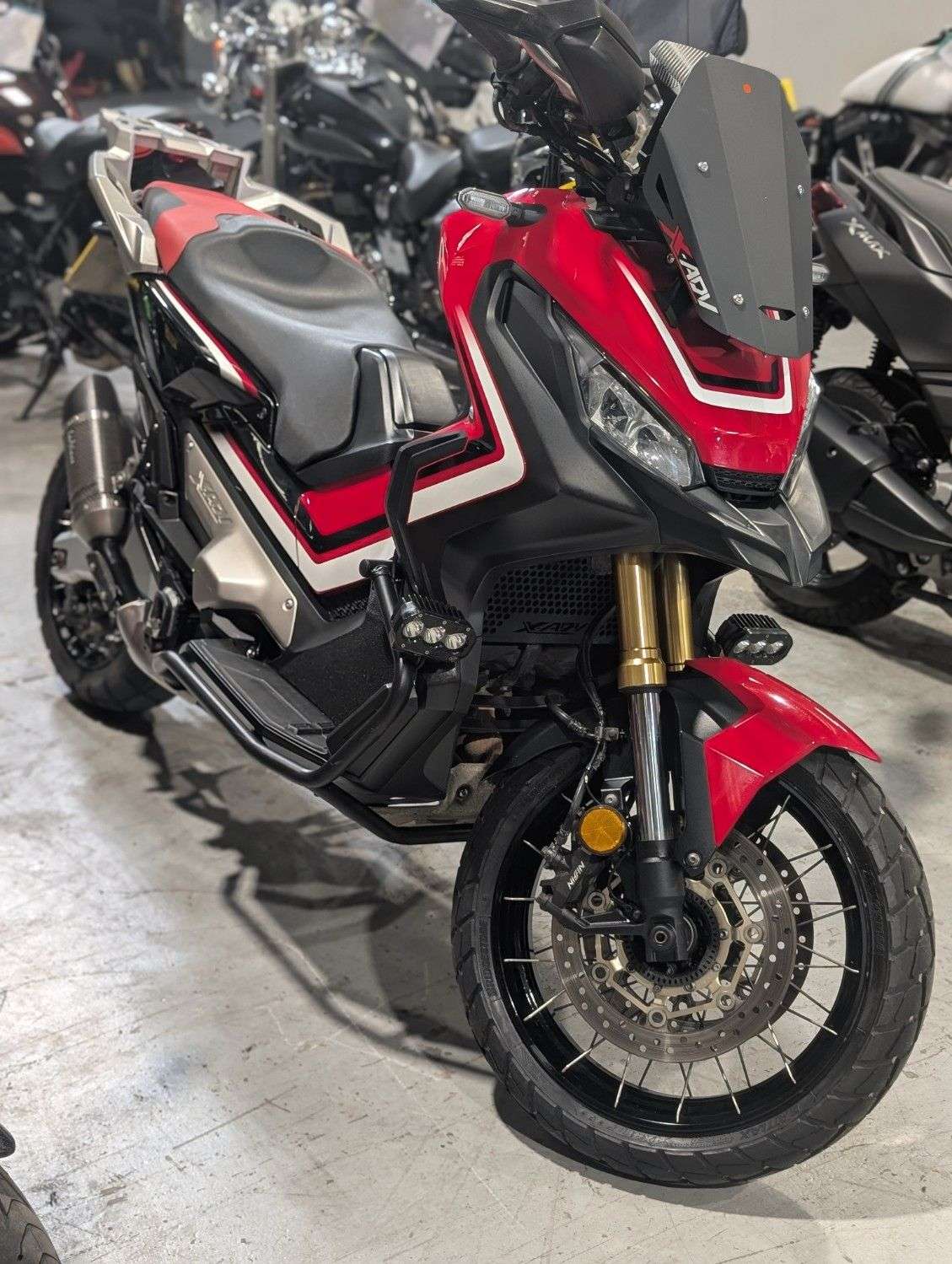 A 2017 HONDA X-ADV 750 - DCT AUTOMATIC - EXTRAS - LOVELY BIKE. EXTRAS - WARRANTY - SERVICED. A 2017 HONDA X-ADV 750 - DCT AUTOMATIC - EXTRAS - LOVELY BIKE. EXTRAS - WARRANTY - SERVICED.