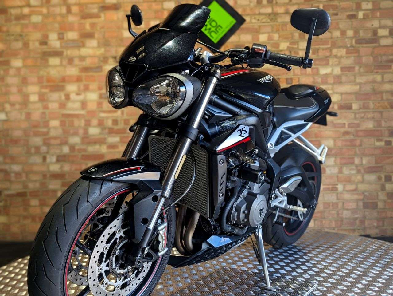 2017 TRIUMPH STREET TRIPLE RS 2017 TRIUMPH STREET TRIPLE RS