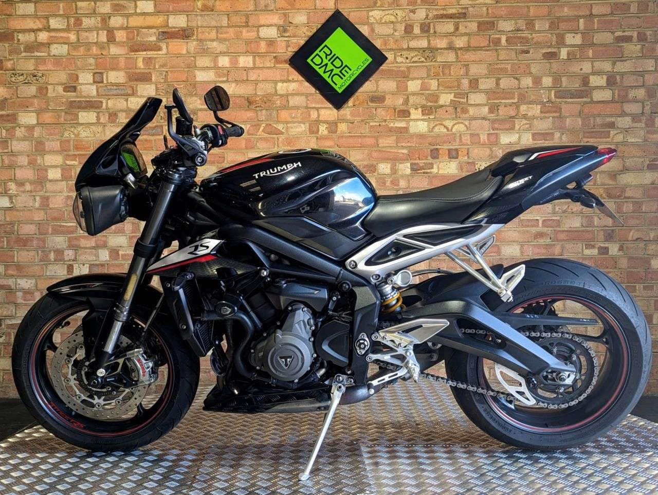 2017 TRIUMPH STREET TRIPLE RS 2017 TRIUMPH STREET TRIPLE RS