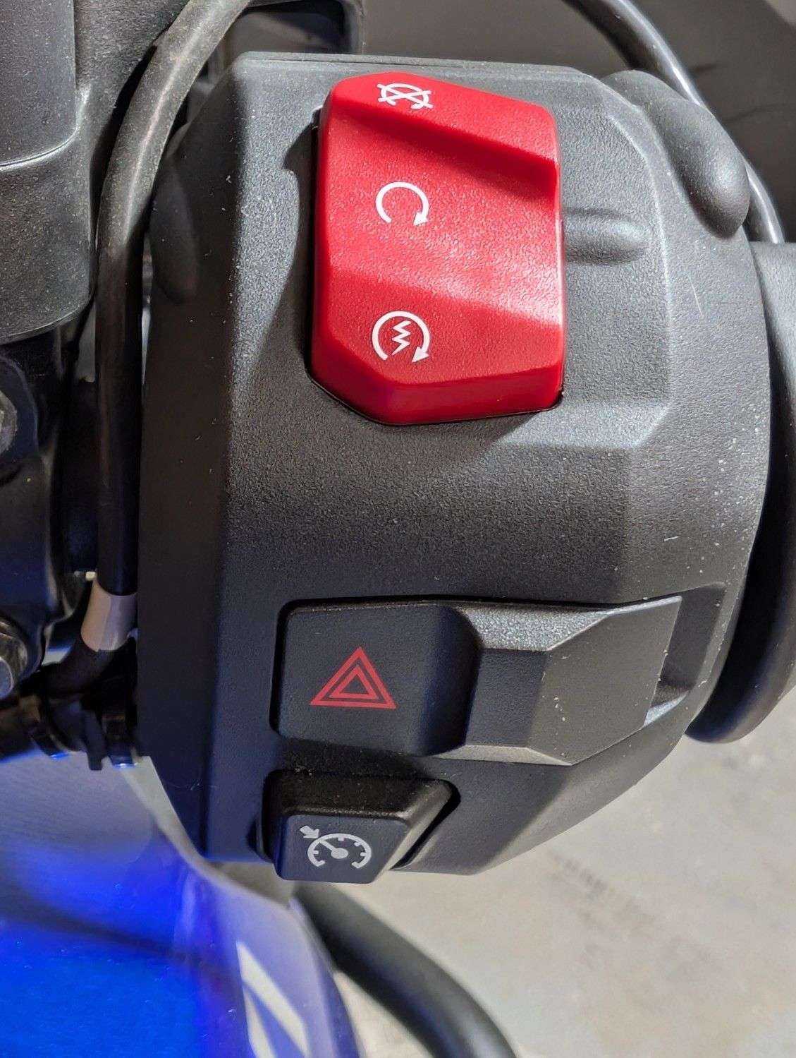 2024 SUZUKI V-STROM 1050 2024 SUZUKI V-STROM 1050