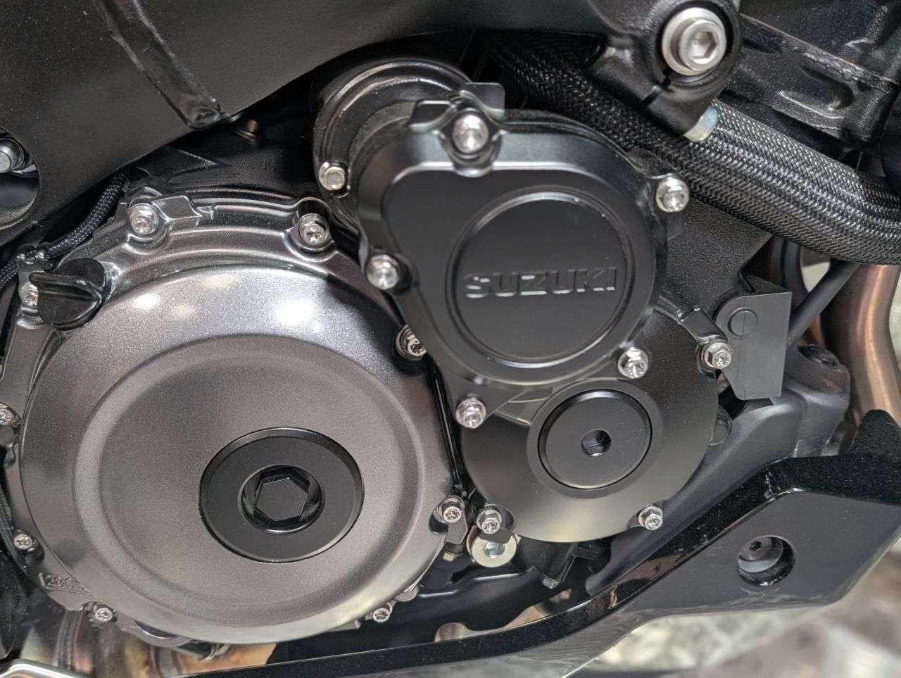 2025 SUZUKI GSX-S1000 2025 SUZUKI GSX-S1000