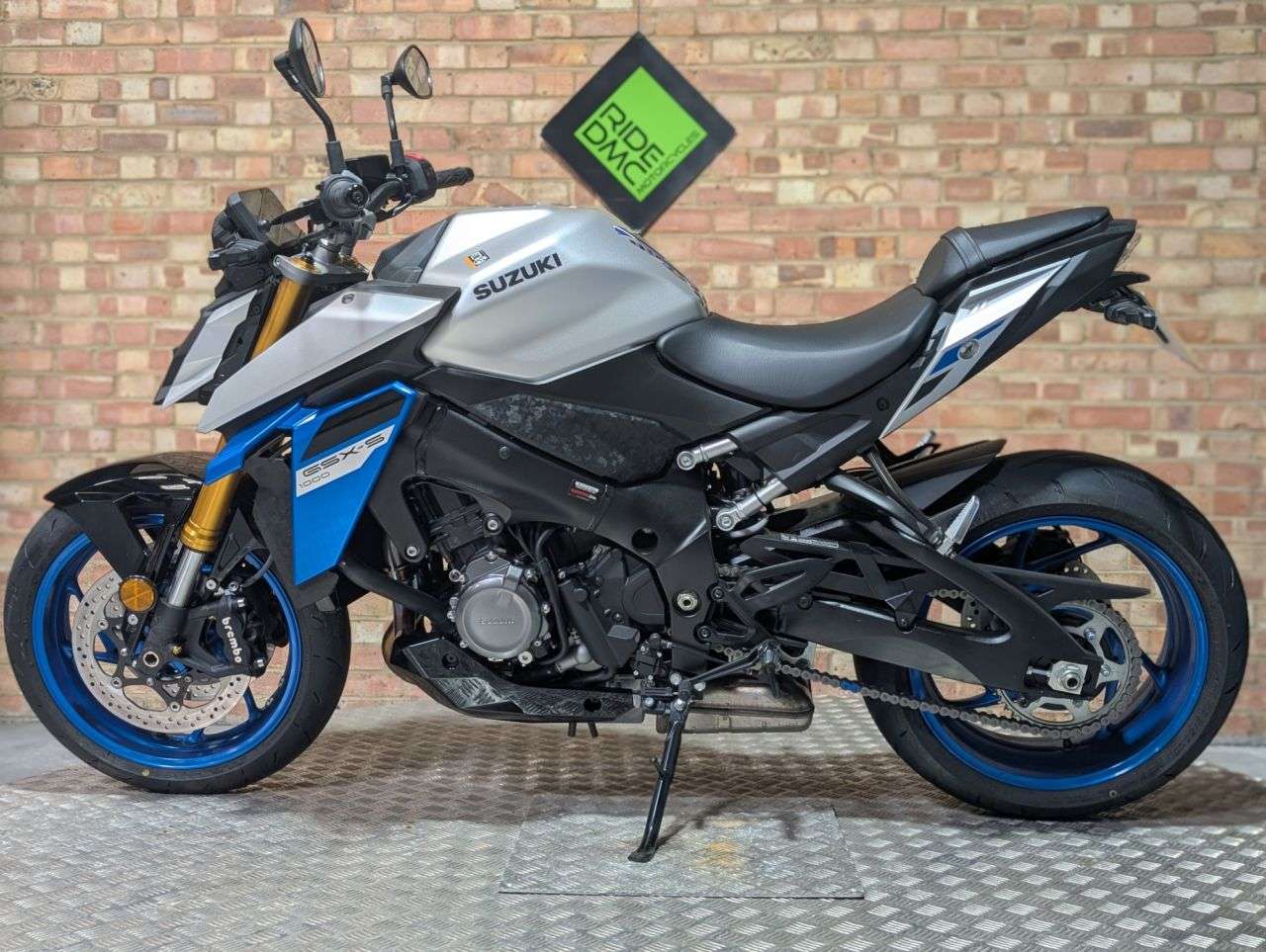 2025 SUZUKI GSX-S1000 2025 SUZUKI GSX-S1000