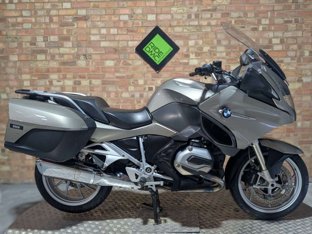 A 2016 BMW R1200RT LE. 2016. FSH. TOP LE SPEC. ALARM. NICE TIDY BIKE A 2016 BMW R1200RT LE. 2016. FSH. TOP LE SPEC. ALARM. NICE TIDY BIKE